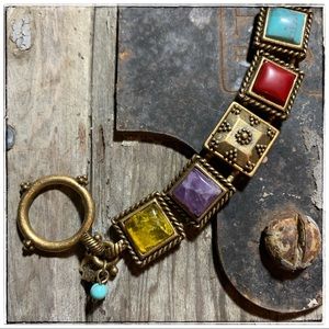 💄Lucky Brand 1/2” bezels 7.5”, with toggle clasp.